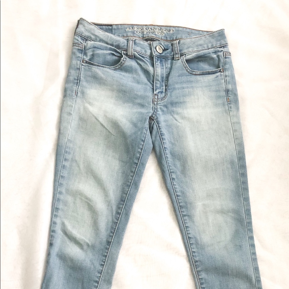 Light Wash American Eagle Jeans
